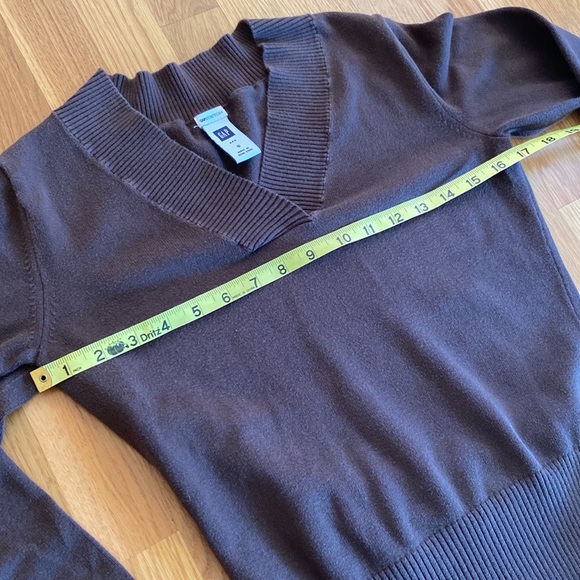 GAP Brown V-Neck Sweater Size S - Picture 6 of 7